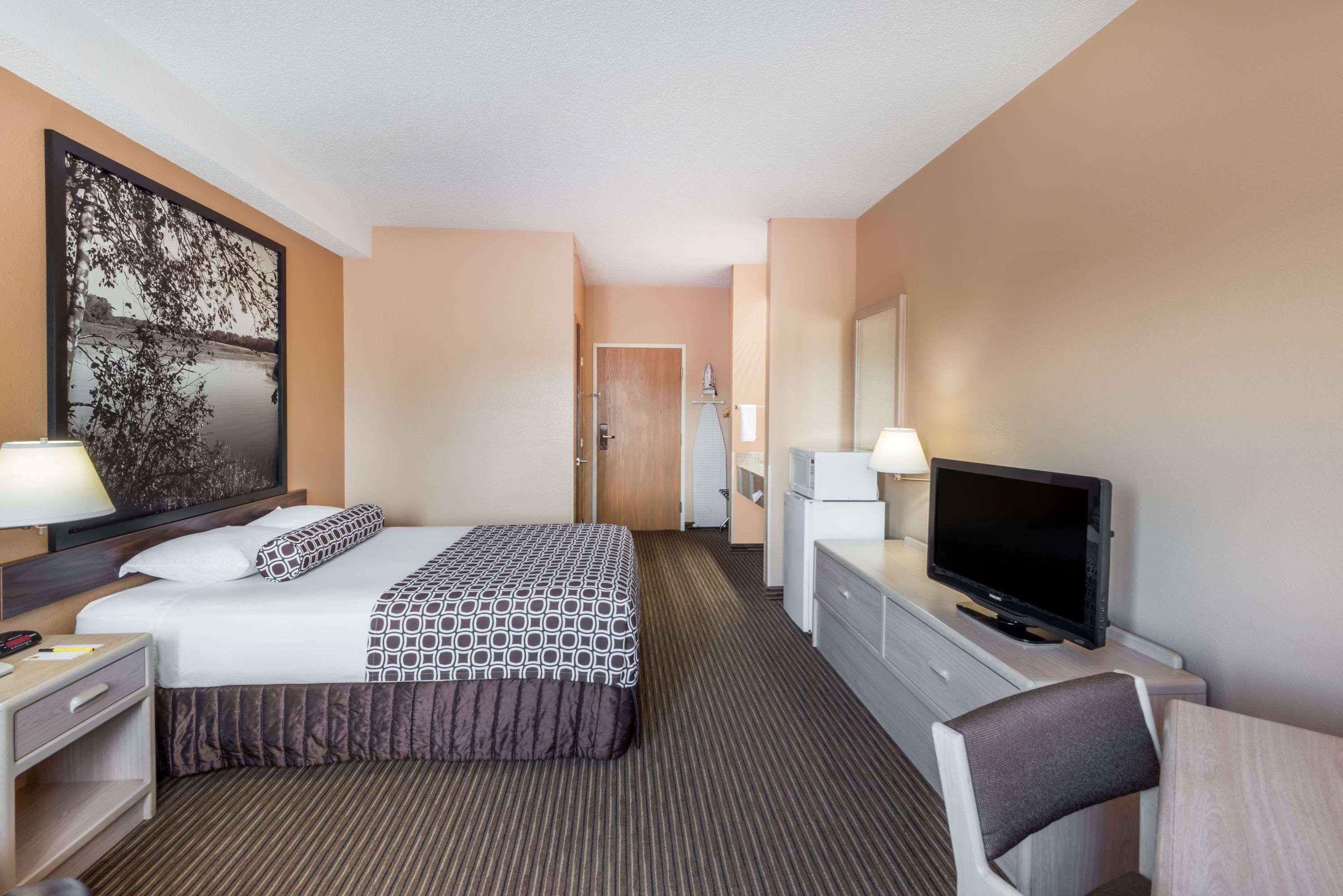 Super 8 By Wyndham Fort Dodge Ia Dış mekan fotoğraf