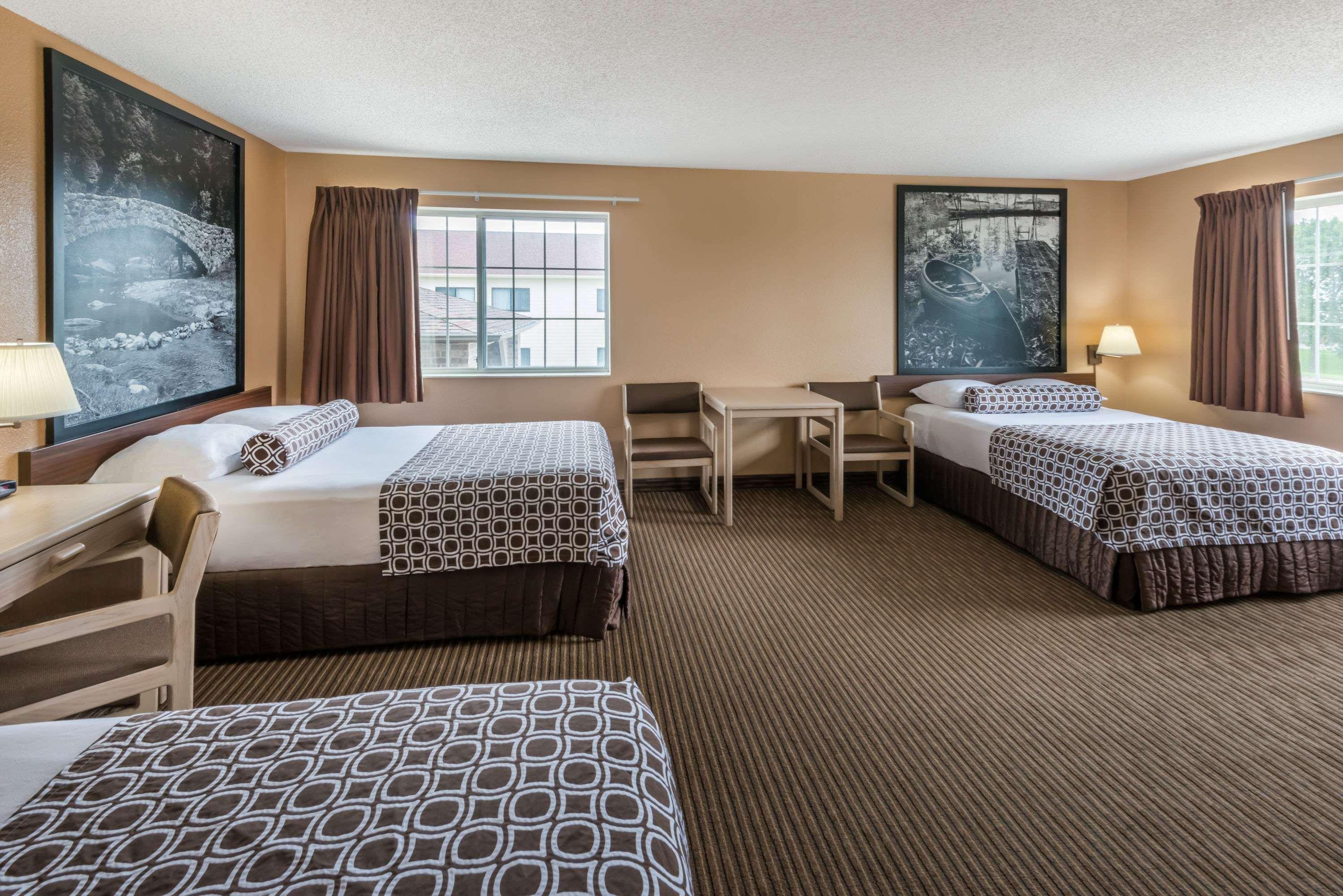 Super 8 By Wyndham Fort Dodge Ia Dış mekan fotoğraf
